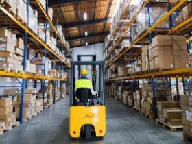 自发货 vs 英国海外仓,哪个更适合你的业务?