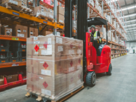 TEMU平台厨房用品卖家:巧用认证海外仓高效运营攻略