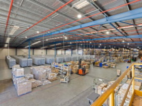 网红灯具爆火背后:你的产品离英国买家只差一个海外仓