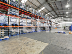 全球电商收入近5万亿美元,英区卖家如何巧用海外仓?