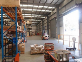 消费风向变了?二手衣橱背后的海外仓物流暗战