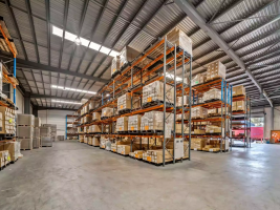 户外运动品换标总被加钱?英国海外仓换标费用这些坑你别再踩