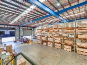 氛围灯在TikTok上卖爆了,英国本地发货这道坎怎么过?