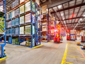 巴掌遮阳帽火到TikTok,聪明卖家是怎么用英国海外仓出海英国的?