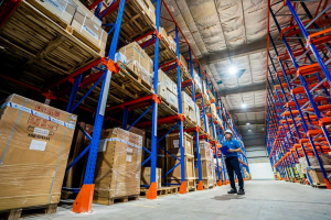 充电露营灯，带电产品能用海外仓一件代发吗？