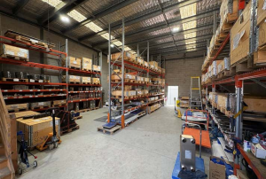 英国海外仓是怎么完成移仓换标操作的?