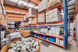 欧洲海外仓一件代发和跨境直邮，哪个更划算？