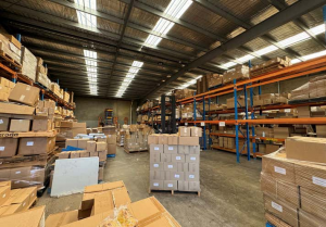 亚马逊毛绒玩具英国海外仓换标操作复杂吗？