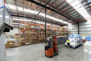 FBA现在发往英国，标签怎么贴？英国海外中转仓一站搞定！