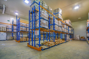 Temu平台销售绘图桌一类的小家具?认证英国海外仓助力出海!