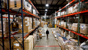 亚马逊英国站fba中转贴标，英国海外仓一般收多少费用？