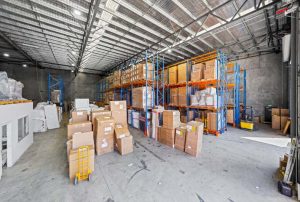 英国亚马逊卖家做美妆类,需要FBA换标怎么办?