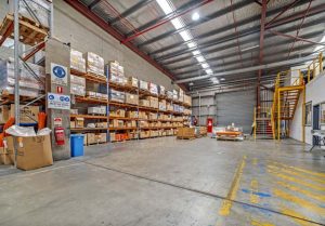 英国亚马逊中转仓是什么？对跨境卖家有什么作用？