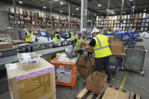 Q1电商发货量涨22%，背后有英国欧洲海外仓在托底