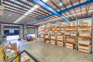 氛围灯在TikTok上卖爆了，英国本地发货这道坎怎么过？