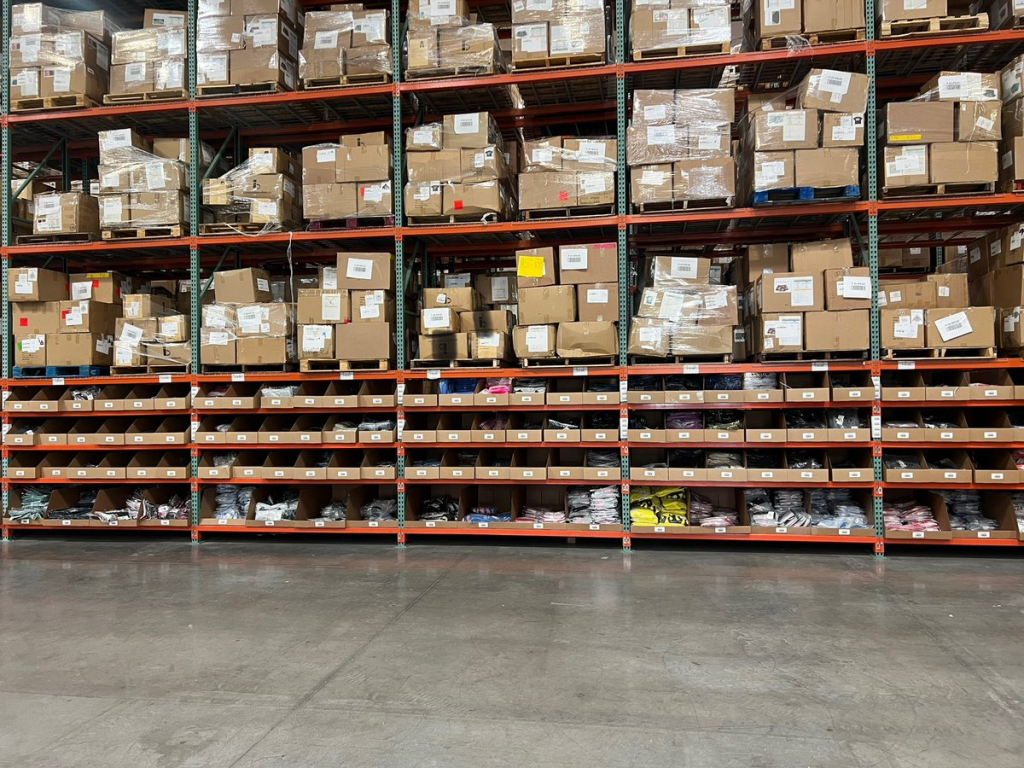 服装产品做英国跨境,真的必须用海外仓一件代发?