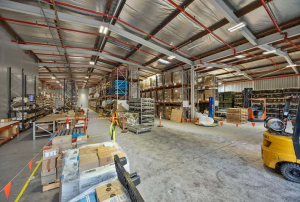 独立站跨境电商卖家自建海外仓库成本太高，还不如直接找第三方自营海外仓！