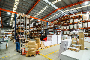 TikTokShop轻小件商品做英国站跨境，海外仓一件代发的性价比高吗？